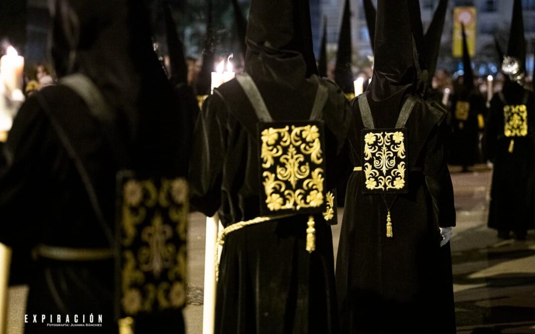 DEVOLUCIÓN DE TÚNICAS